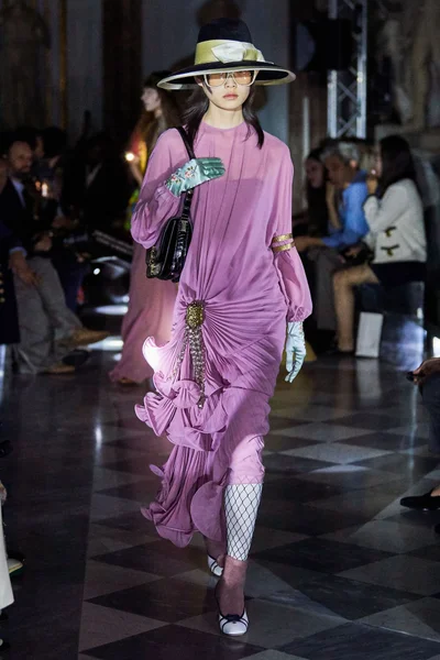 Look 70